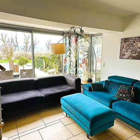Maison Dans La Marina De Port Ripaille Avec Place De Bateau Pieds Dans L Eau Tatil Evi